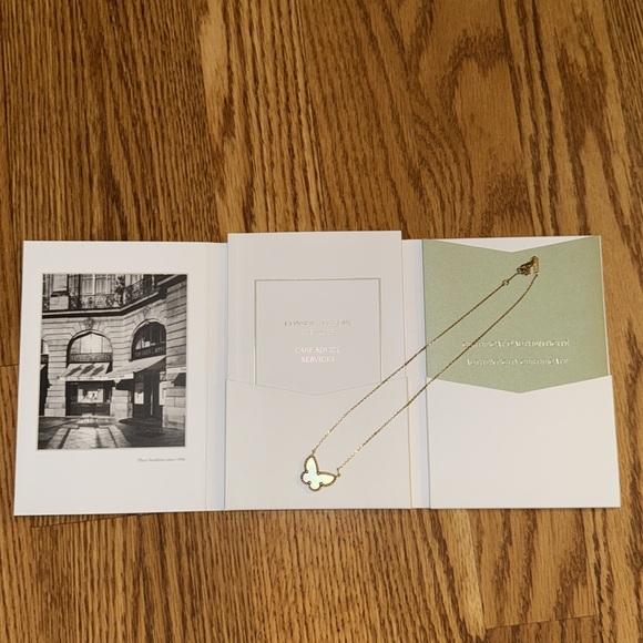 Van Cleef & Arpels Lucky Alhambra Butterfly Pendant Necklace - Picture 16 of 16